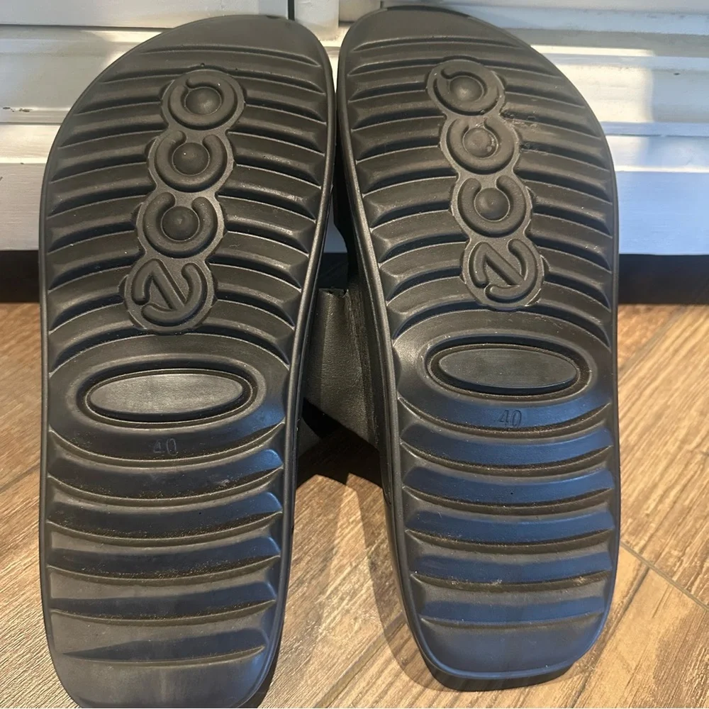 Ecco Women’s Cozmo Two Band Slide Sandal‎ in Black Size 9-9.5
